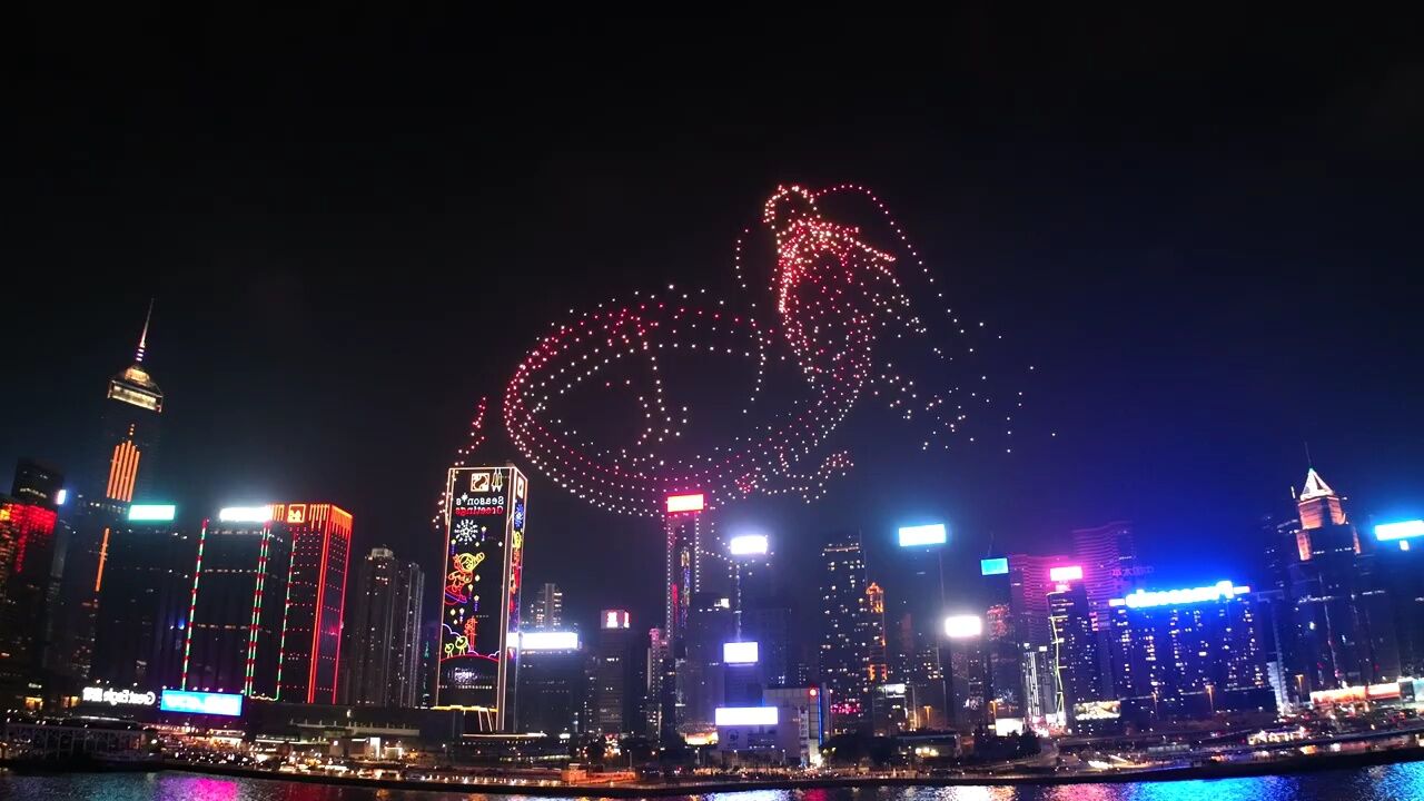 东方明珠照耀下的香港播音稿掠影